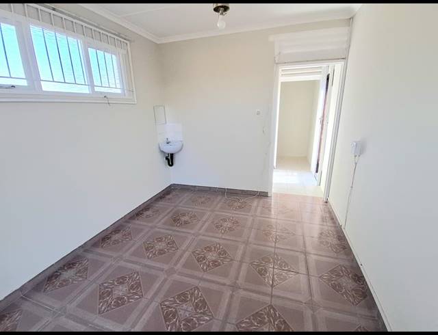 1 BEDROOM PROPERTY TO RENT IN ATHOLL HEIGHTS